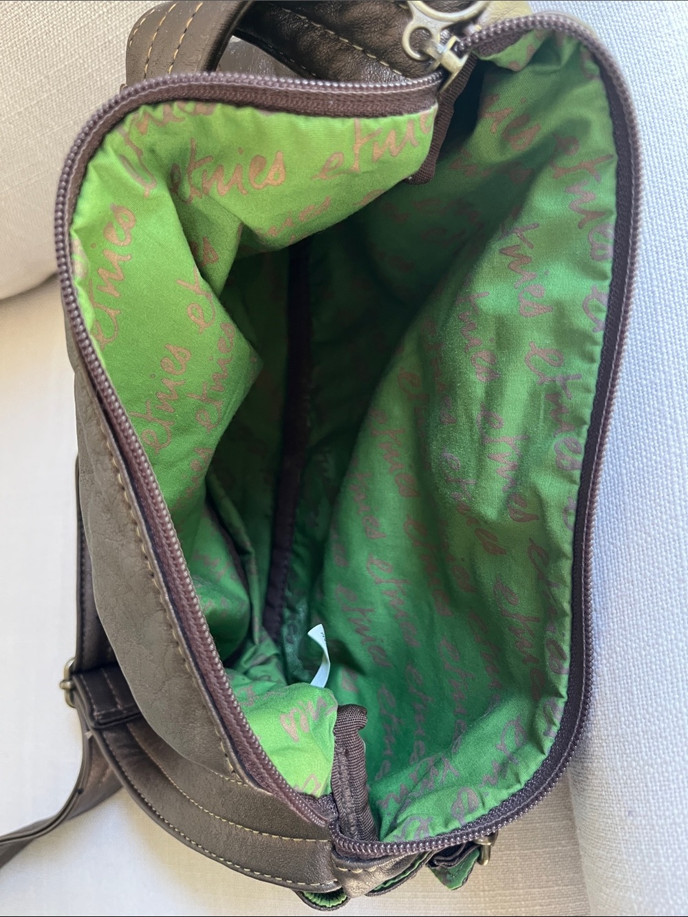 Etnies Bronze Shoulder Bag with Dual Front Pockets - Picture 3 of 5
